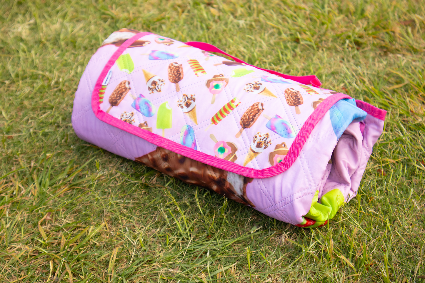 🍓 Aussie Ice Cream Picnic Mat