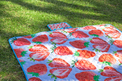 🍓 Strawberry Picnic Mat